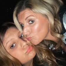 Cortney Burch (@Cortneyb32)