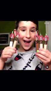 Ellen (Zika) (@ellenzika1)