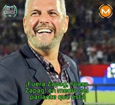 🔥¡La Olla "hirvió" con insultos hacia el equipo y... hacia Zapag!, 🔸Tras  una nueva derrota de Cerro Porteño en el Torneo Apertura, la hinchada del  "Ciclón" se hizo sentir duramente hacia el plantel, ...