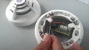 Esta cámara oculta con detector de humo ficticio está conectada por wifi, por lo que puede controlarla de forma remota, transmitir videos en tiempo real o descargar videos y/o fotos a su dispositivo inteligente, casi en cualquier lugar. Conexion De Detector Cofem A Panel Dsc Tutorial Youtube