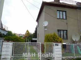 Vyberte si novou nemovitost na sreality.cz s hledáním na mapě a velkými náhledy fotografií nabízených bytů. Realitni Kancelar M H Reality Rodinne Domy Prodej