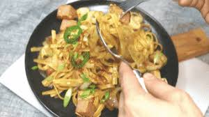 Gordon ramsay lunch spicy sausage rice by gordon ramsay 2 months ago 0. Pad Thai Recipe Znalezione Gify Gfycat