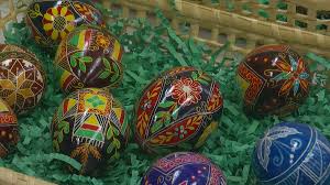 Watch CBS Evening News: Easter egg event raises money for Ukraine - Full  show on CBS