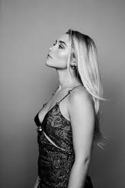 Welcome to the subreddit for fans of actress & sometimes musician florence pugh! Florence Pugh Photo 48 Of 157 Pics Wallpaper Photo 1208538 Theplace2
