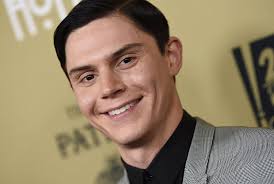 Will Evan Peters Play Mephisto In Wandavision Some Fans Think So