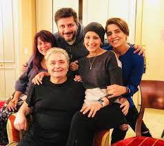 Deepika padukone, neetu kapoor and ranbir kapoor. Neetu Kapoor S Recent Instagram Post Will Make Your Day Pakistan Today