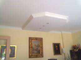 Beleuchtungsidee Eine Abgehangte Decke Mit Zierprofilen Direkt Uber Dem Esstisch Wohnzimmer Decke Beleuchtungsideen Abgehangte Decke