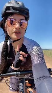 Oi moço tudo bem? 😂😂🤷🏻‍♀️ #mtb #ciclismo #pedalamenina #pedalar  #ciclismoignorante #ciclismofeminino #ciclistas #engracados #comedia #foryou