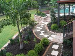 The edges of this paving are also irregular and known as fettled edges. Total Landscape Construction Tom Robinson Living Landscapes Noosa