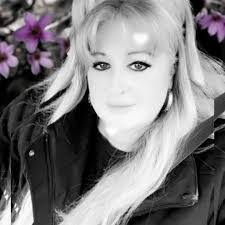 Tracy Galligan's Instagram, Twitter & Facebook