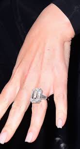 The Best Celebrity Engagement Rings Of All Time Celebrity Engagement Rings Best Engagement Rings Mariah Carey Engagement Ring