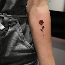 1001 Ideen Und Modelle Fur Schone Kleine Tattoos Kleine Rose Tattoo Schone Kleine Tattoos Kleine Tattoos