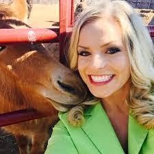 Vickie Shearer's Instagram, Twitter & Facebook