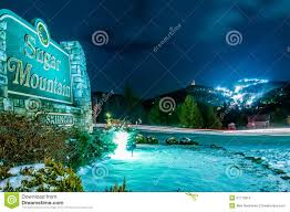 Aprovecha nuestros paquetes vacacionales a montañas de carolina del norte que incluyen hotel + vuelo a precios increíbles. Estacion De Esqui De La Montana Del Azucar De Carolina Del Norte Foto De Archivo Imagen De Azul Cable 37770914