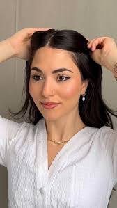 Diana Mares's Instagram, Twitter & Facebook