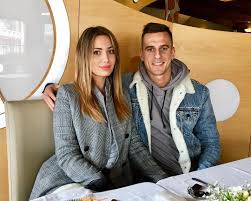 Choć uchodzili za zgraną parę, w ostatnim czasie internauci plotkowali o tym, że nie są już razem Wlosi Zachwyceni Gestem Arkadiusza Milika Lepiej Go Pochwalic Za Wspaniala Akcje Pilka Nozna Sport Pl