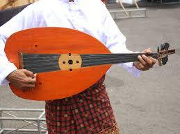 Gamolan hampir sama dengan alat musik gamelan di daerah jawa. Jejak Kesenian Timur Tengah Di Sumatera Indonesia Kaya