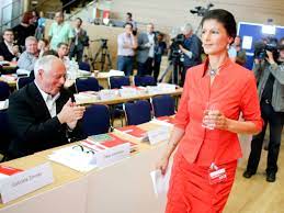 Die prominenten politiker der linkspartei sind standesamtlich getraut worden. Oskar Lafontaine Und Sahra Wagenknecht Haben Heimlich Geheiratet Politik