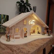 Fertiger Holz Krippen Stall Mit Einer 10 Stuck Led Beleuchtung Einfach Nur Auswahl In 2020 Weihnachtskrippe Holz Krippe Weihnachten Holz Weihnachtskrippe Selber Bauen