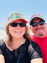Twinning! When you pop down to Atlantic City for a mini vacation and you  forget to pack a hat! 😂