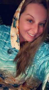 Turtle lovers discussing a book about turtles