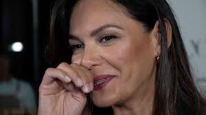 Fabiola Martínez, rota de dolor tras la muerte de su abuela: su emotiva  despedida