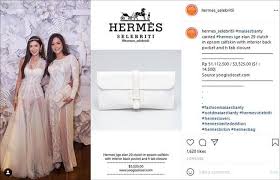 Punya bayi kembar lelaki dan perempuan pada tanggal 3 januari 2019, nanas melahirkan. Pakai Tas Rp50 Juta Gaya Lawas Maia Estianty Bareng Sosialita Singapura Disorot