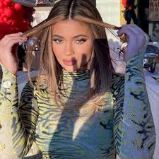 Home » meche » couleur de meche pour cheveux blond. Les Deux Meches Blondes Devant La Tendance Coloration De 2020 Livealike Meches Blondes Coiffure Des Annees 90 Cheveux Bicolores