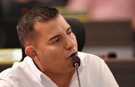 Creer en el Concejo de Ibagué es creer en el futuro de nuestra ciudad.  Seguimos trabajando con amor y compromiso por la Ibagué que merecemos.  ¡Juntos hacemos la diferencia! Víctor Ortiz, Concejal