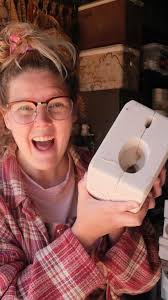 Day 9 of making a pottery advent calendar 🌸🎀