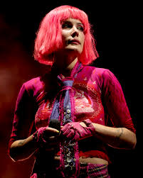 Halsey (singer) - Wikipedia