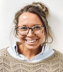 Callie Collins's Instagram, Twitter & Facebook