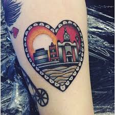 From hong kong's monstrous mega skyline to the romantic peekaboo lines of los angeles, there isn't a single skyline in the world that doesn't bring back memories for someone, somewhere. Liverpool Skyline Tattoo By Hannah Clark At Rain City Manchester Skyline Tattoo Liverpool Tattoo Tattoos