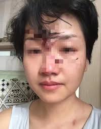 Phó giáo sư ở Trung Quốc bị giáng chức vì bạo hành vợ 1.000 lần