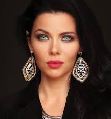 Lela Schmidt's Instagram, Twitter & Facebook