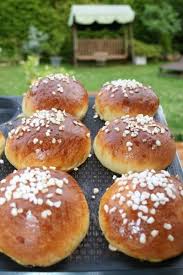 Brioches Au Sucre Perle Extra Moelleuses Recette Ptitchef Recette En 2020 Recette Brioche Au Sucre Recette Brioche Moelleuse Brioches