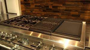 Small countertop grills are a nice alternative to an outdoor grill if you want to grill small amounts of food for one or two people — or if you don't want to heat the whole house with the oven or broiler! Indoor Grills For Kitchen Www Macj Com Br