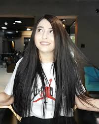 Mikro Gorunmez Kaynak Hep Koyu Saci Sariya Cevircek Degilim Bu Sefer Sariyi Koyu Renge Cevirdim Ve Cok Yakisti Begeniler Hair Styles Long Hair Styles Hair