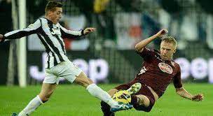 A collection of facts like salary, net worth, married, affair, wife, children, career, relationship and more can also be found. Glik Scalda Monaco Juve Sui Social La Foto Del Fallo Da Rosso Su Giaccherini