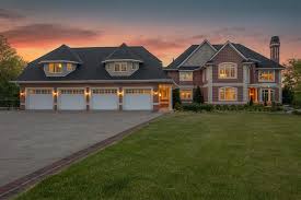 Browse photos, see new properties, get open house info, and research neighborhoods on trulia. Lakefront Homes Lake Cottages For Sale In Michigan