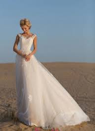 Innanzitutto, l' abito della sposa. Abiti Da Sposa Da Spiaggiasposatelier
