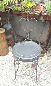 Vtg 1950s Mid Century Metal Heart Shaped Outdoor Patio Accent Chair Shabby Patio Accents Metal Chairs Antique Chairs