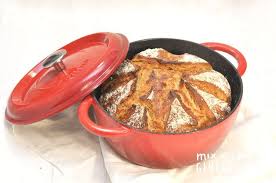 Goldkruste Weizenbrot Mit Sauerteigpulver Und Roggenmehl Teig Aus Dem Thermomix Gebacken Im Gusseisern Brot Selber Backen Rezept Brot Backen Brot Backen Rezept