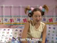D'habitude c'est avec leurs maris qu'il baise à 4 mais les copines font une soirée pyjama lesbienne parce qu'ils sont en voyage d'affaires Pyjamas Gifs Get The Best Gif On Giphy