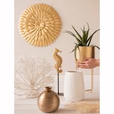 Statue Hippocampe Dore H45 Maisons Du Monde Tendance Deco Deco Decoration