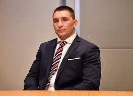 Hy is van engelse afkoms deur sy vader nigel.2 victor se middelnaam 'derrick' is die naam van een van sy pa se beste vriende van. Nrl 2021 Live Judiciary Coverage Latrell Mitchell Victor Radley Paul Momirovski Nrl