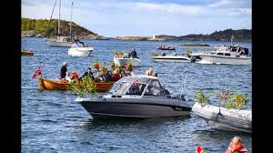 Snart er det klart for den norske nasjonaldagen, og i mange byer rundt om i norge går foreninger og organisasjoner i borgertog. Bat Tog 17 Mai Arendal