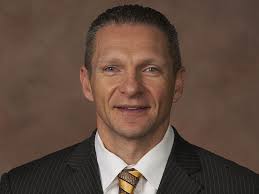 Record 11-2 5-7 Points/Gm 22.17 16.23 20.5 Rush Yds/Gm 298.9 115.1 Pass  Yds/Gm 81.77 228.0 Total Off/Gm 380.7 343.1 Total Def/Gm