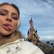 Rebecca Styles (@beccstyles) • Instagram photos and videos