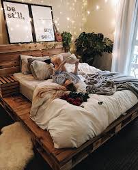 Tout En Bois Pour Un Resultat Naturel Qui Inspire Le Confort Chambreparentale Aesthetic Bedroom Apartment Room Dream Rooms